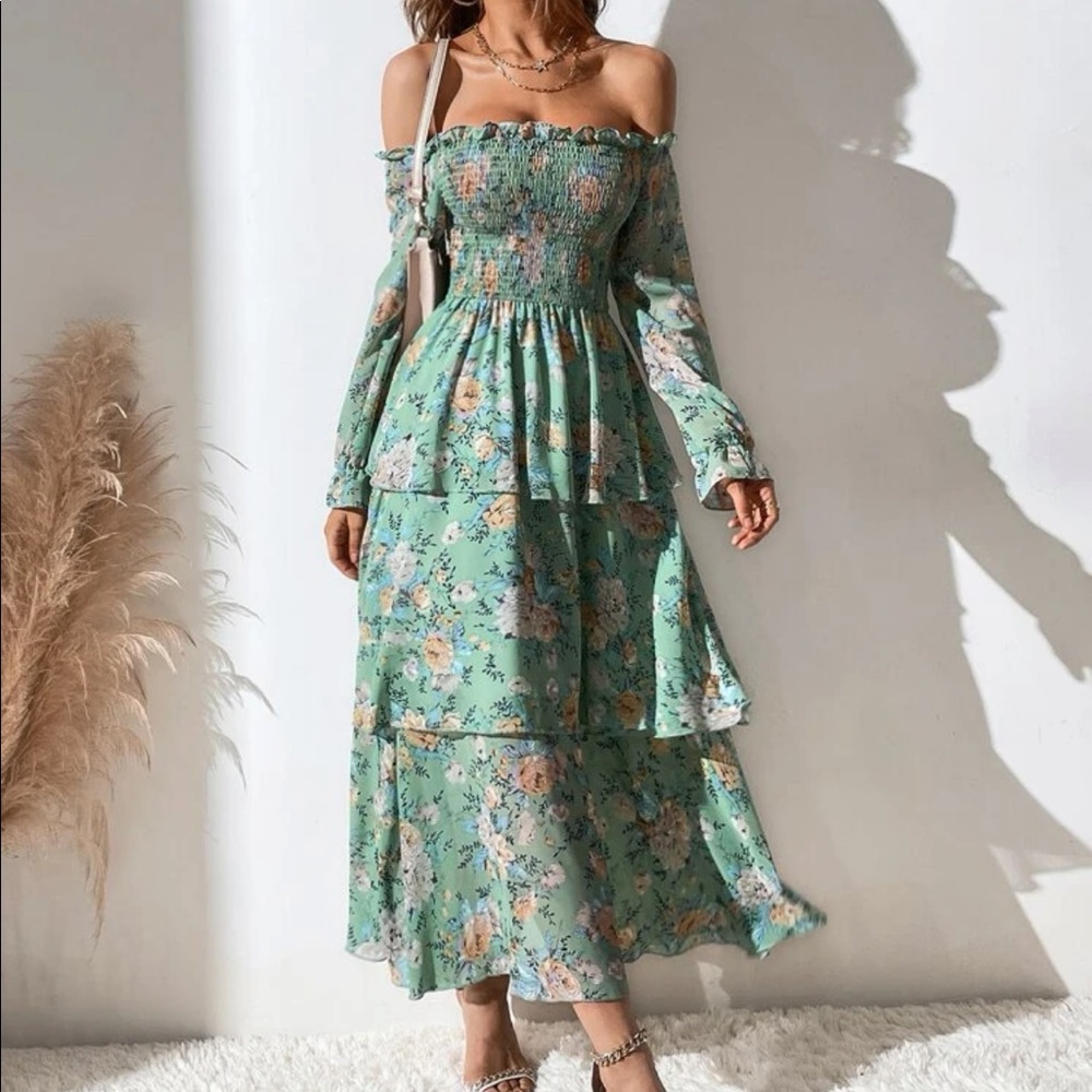 Boho floral print  off shoulder shirred layered hem maxi dress - Picture 2 of 15